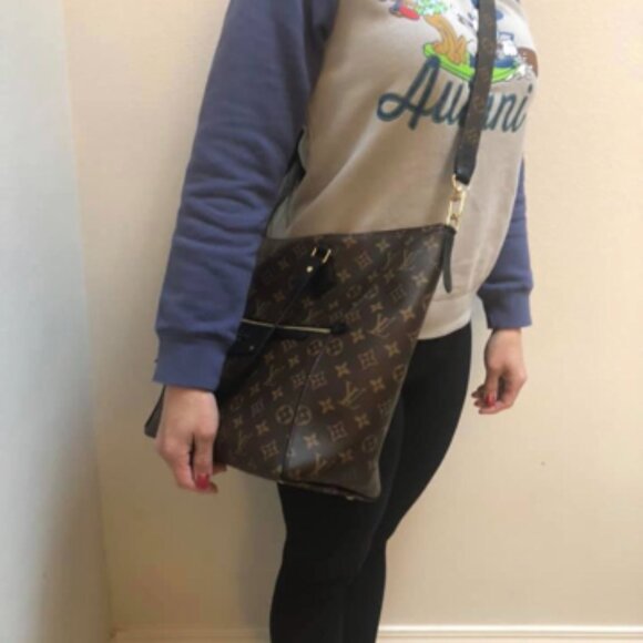 Louis Vuitton Discontinued Monogram Tournelle MM in Noir - Rare - Picture 6 of 12